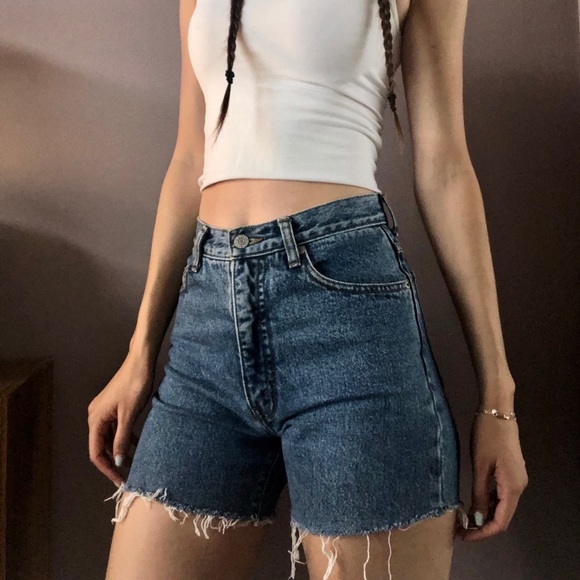 Vintage Guess Jean Shorts - Picture 3 of 8